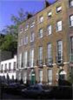 โรงแรมฟิทซ์รอย (Fitzroy Hotel)0