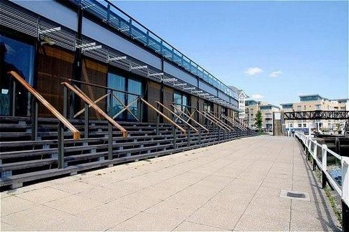 Holiday Inn London Brentford Lock4