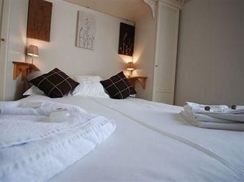Roseglen Hotel0