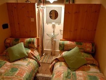 The Old Court - Guest house3