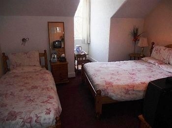 Cherrytree Villa Guest House0