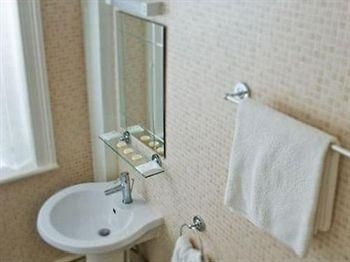 Sherwood Guest House4