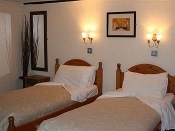 The Old Black Horse - Inn0