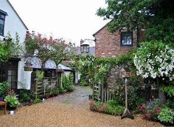 Stableyard3
