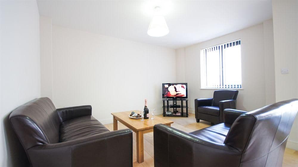 Crompton House Apartments Crompton House Apartments