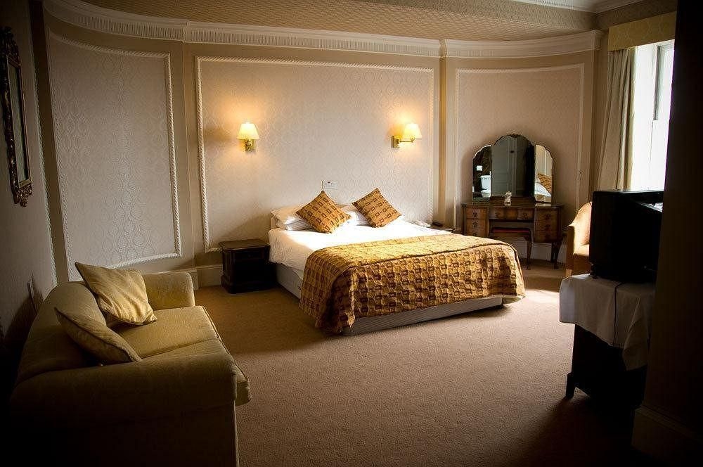 The George Hotel3