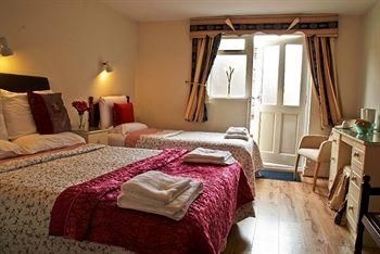 P & J Hotel3