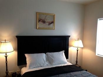 The Iron Horse Inn4