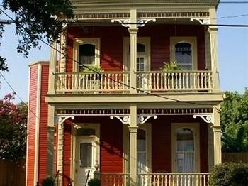 MAISON DE MACARTY0