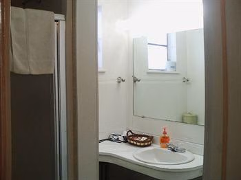 Falls Motel4