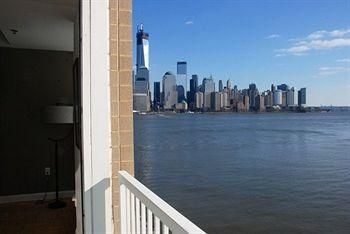Luxy Suites Harborside0