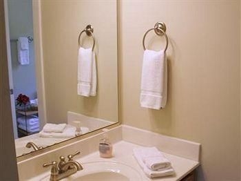 Seven Oaks Bed and Breakfast0