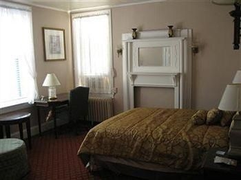 The Kalorama Guest House3