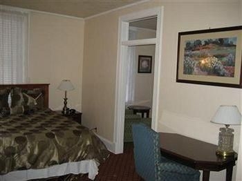 The Kalorama Guest House2
