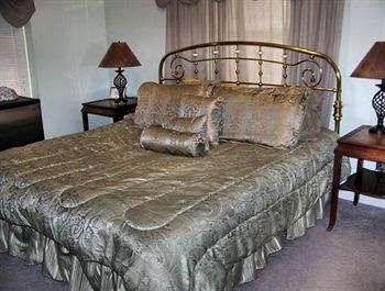 Brown County Inn3