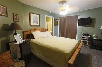 Brown County Inn2