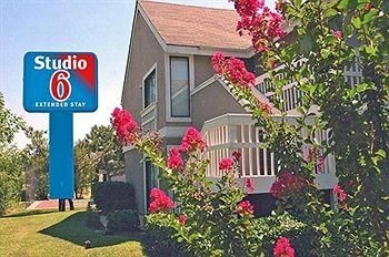 Studio 6 Tulsa4
