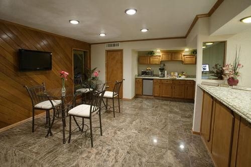AMERICAS BEST VALUE INN2
