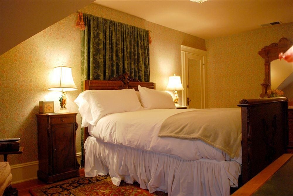 Calderwood Inn4