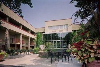 เดอะ คิงส์ลีย์ บลูมฟิลด์ ฮิลส์ - อะ ดับเบิลทรี บาย ฮิลตัน (The Kingsley Bloomfield Hills - a DoubleTree by Hilton)0