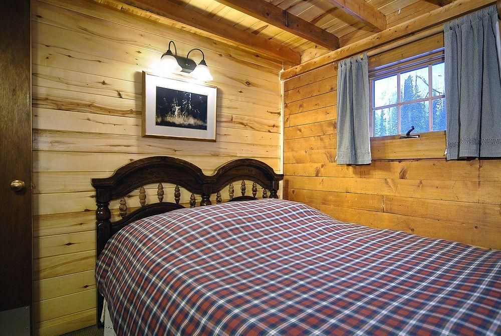 Pioneer Guest Cabins0