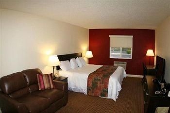 GuestHouse Inn & Suites Osage Beach4