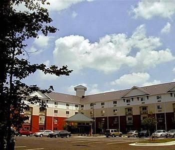 Crestwood Suites - Newport News3