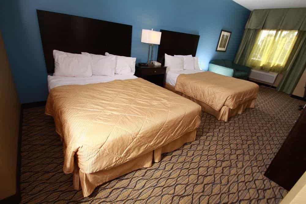 Magnolia Bay Hotel & Suites