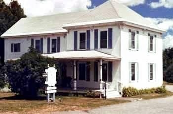 Spruce Lodge Bed & Breakfast & Guest Cottage1