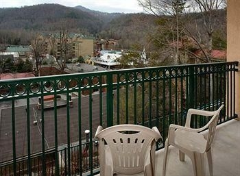 Summit Manor Condominiums0