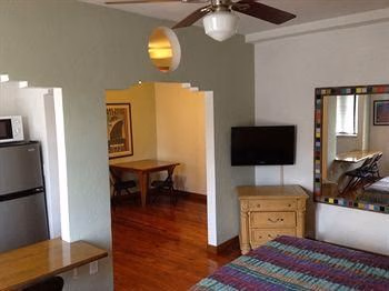 Sherbrooke All Suites Hotel4