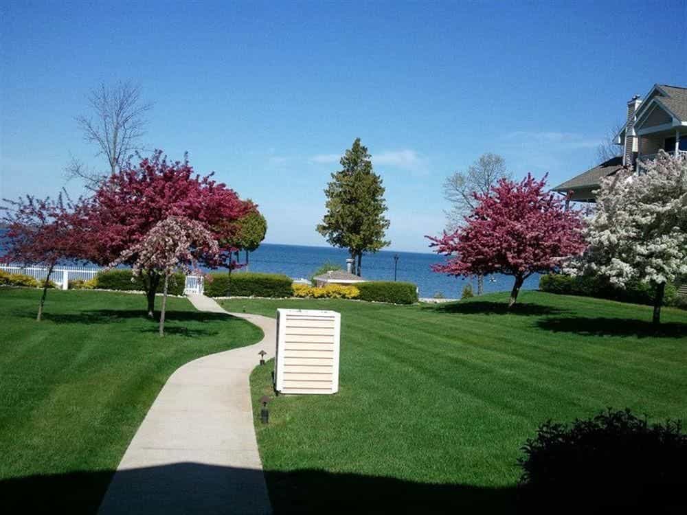 WESTWOOD SHORES WATERFRONT RST