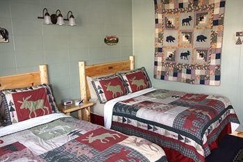 Moose Creek Inn3