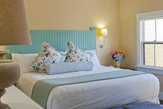The Colonial Inn4
