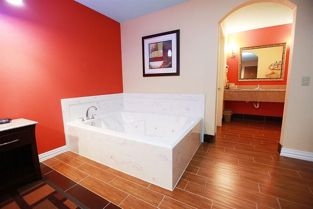 Palace Inn Medical Center3