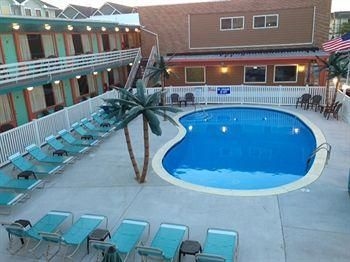 Dolphin Inn2