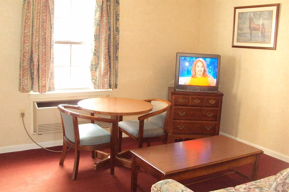 Executive Inn2