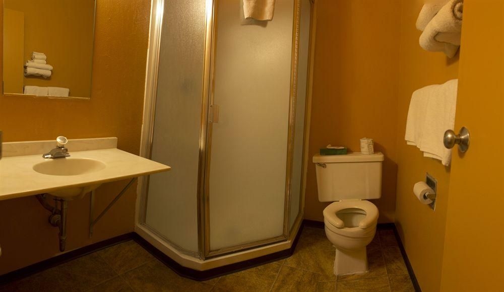 Capitol Inn & Suites3