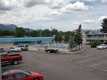 Travel Star Inn And Suites1