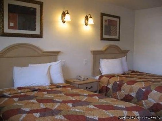 Glen Capri Inn &Suites - Colorado Street2