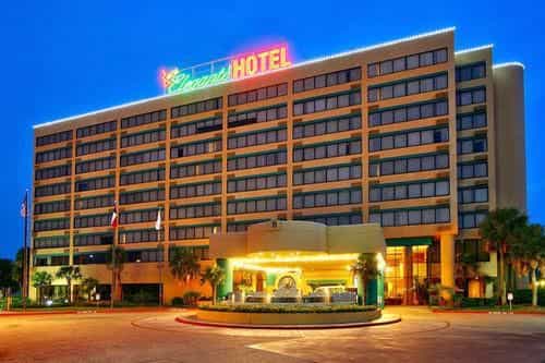 MCM Elegante Hotel & Conference Center