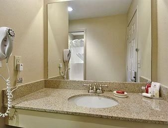 Ramada Shelbyville4