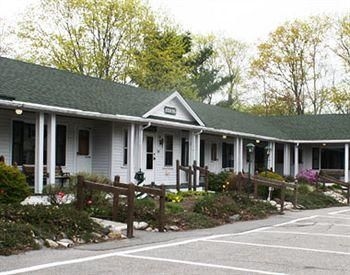 Aurora Inn and Motel0