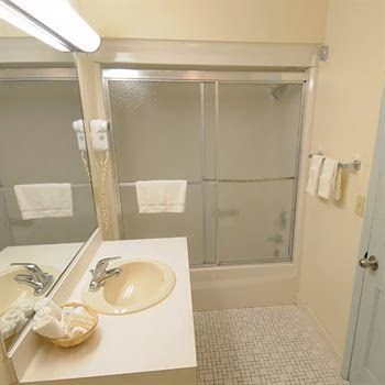 Days Inn - Sandusky, OH3