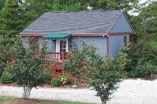 Susan's Cottages0