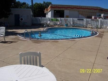 Home Town Inn1