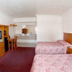West Coast Motel Santa Ana3
