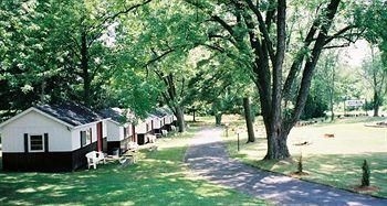 Spring Hill Motel1
