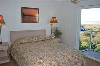 INN AT THE SHORE