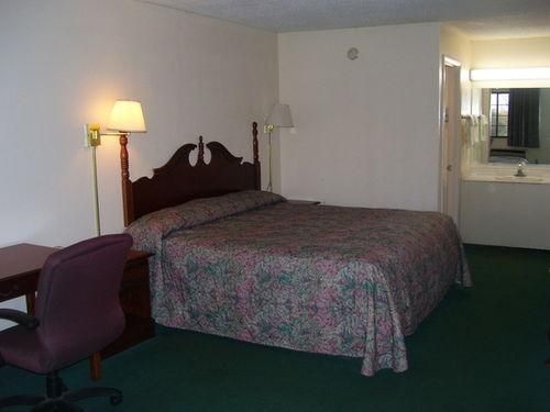 AMERICAS BEST VALUE INN0